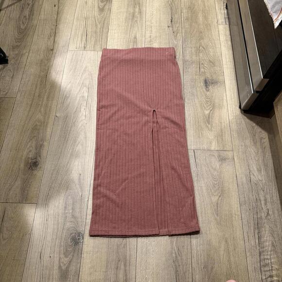 Urban Outfitters Dresses & Skirts - Urban Outfitters Chic Ribbed Maxi Skirt in Burnt Rose Women's Medium